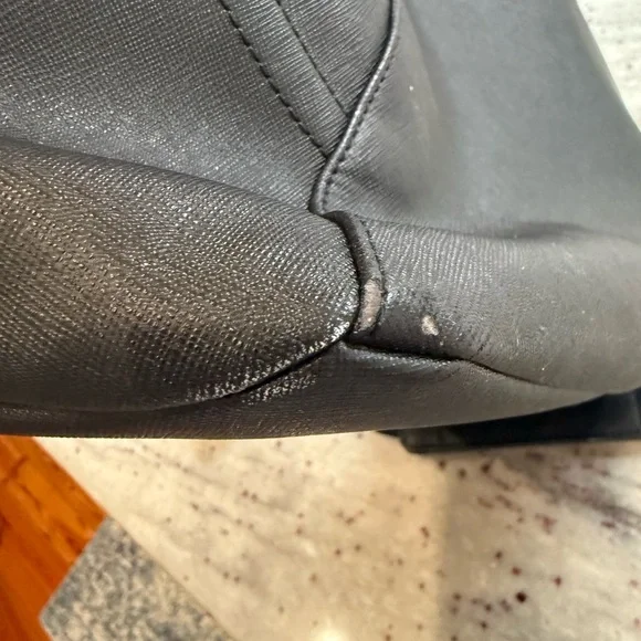 lululemon athletica Black Shoulder Bag with Adjustable Strap - Picture 8 of 11